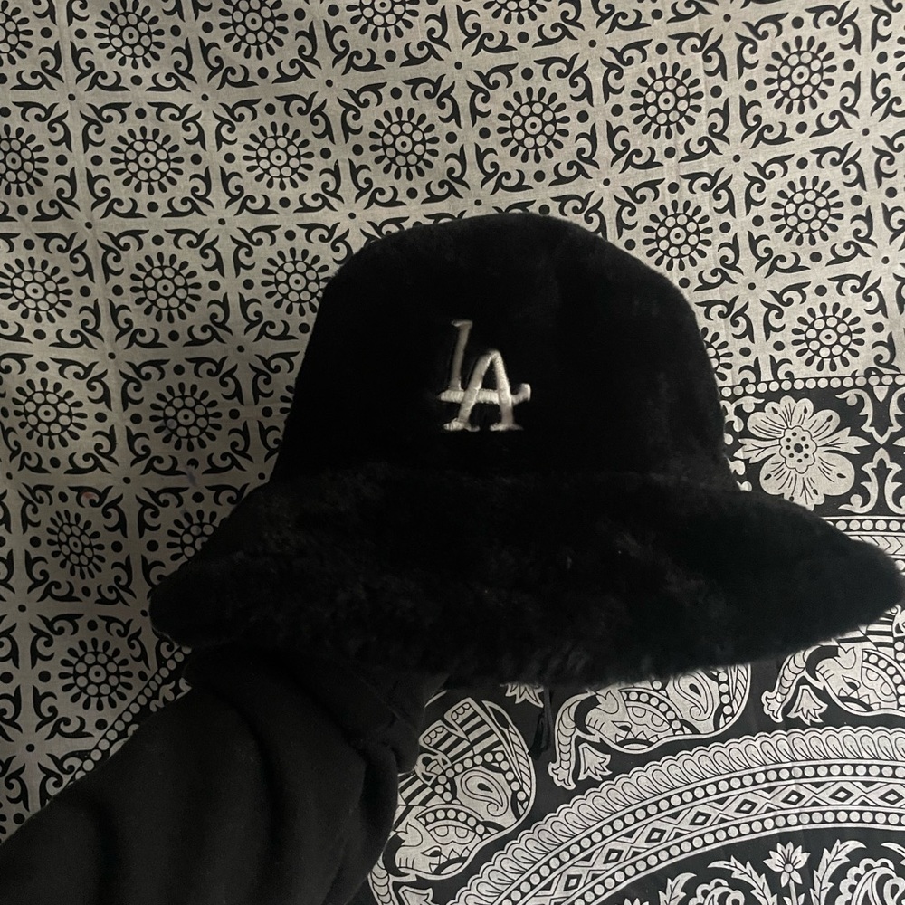 LA fur bucket hat